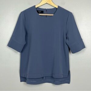 Brass The Nonstop Top blue boxy keyhole back closure blouse, small.